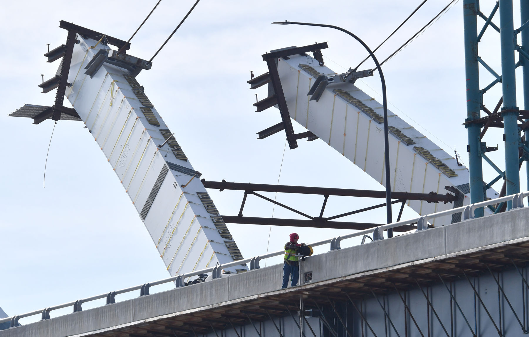 110320-qc-nws-bridge-037